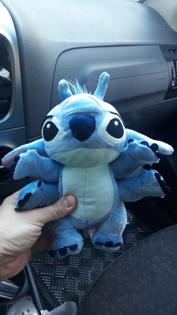 Stitch de pelúcia com 4 braços