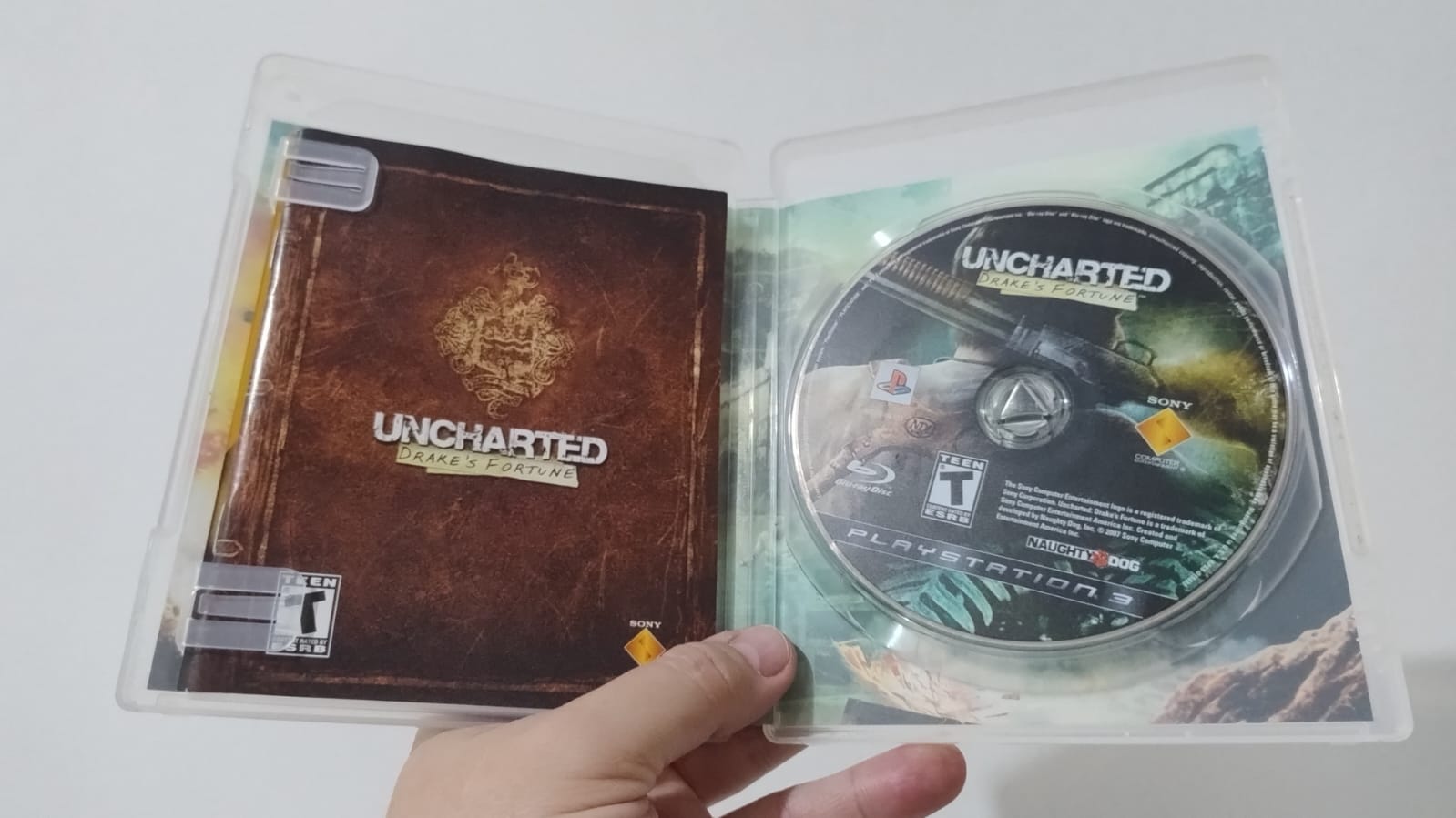 Uncharted Drake´s Fortune PS3 - Imagem 3